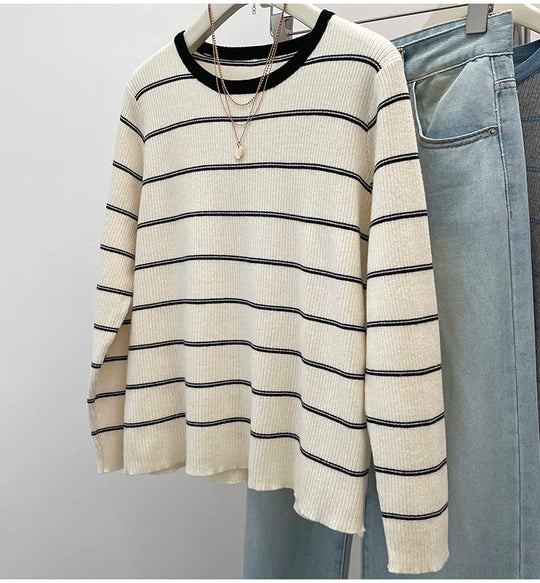 Plus Size Women 2024 Autumn Collection New Contrasting Striped Knit Sweater Fat Girl Fashion Design Sense Sweater Base Shirt Top