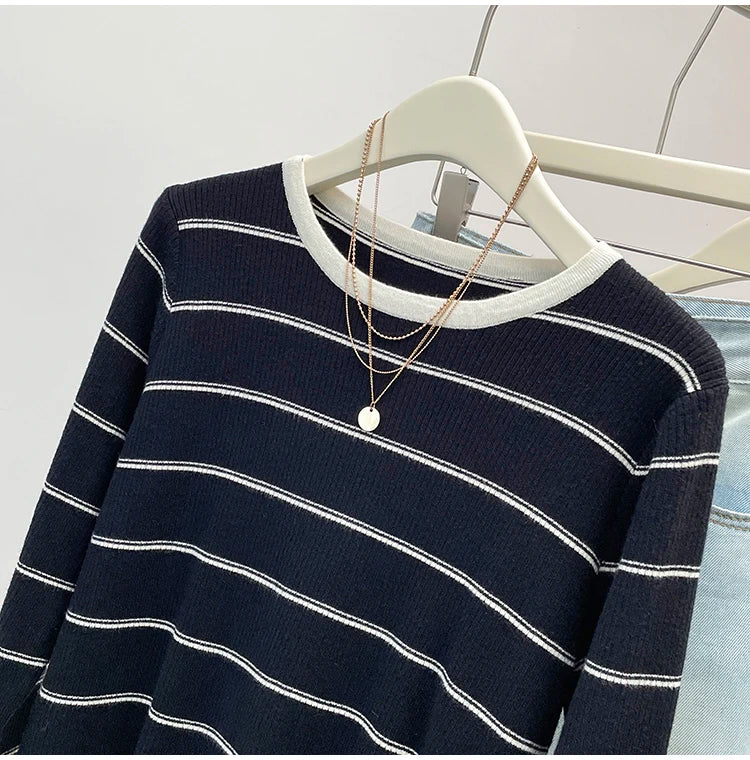 Plus Size Women 2024 Autumn Collection New Contrasting Striped Knit Sweater Fat Girl Fashion Design Sense Sweater Base Shirt Top